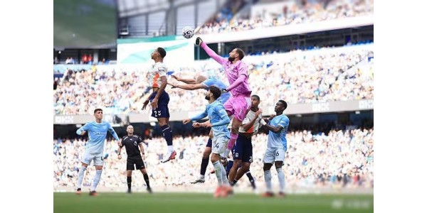Rosso e bianco contro azzurro: le dichiarazioni d'esordio dei giganti della Premier League Rosso e bianco contro azzurro: le dichiarazioni d'esordio dei giganti della Premier League